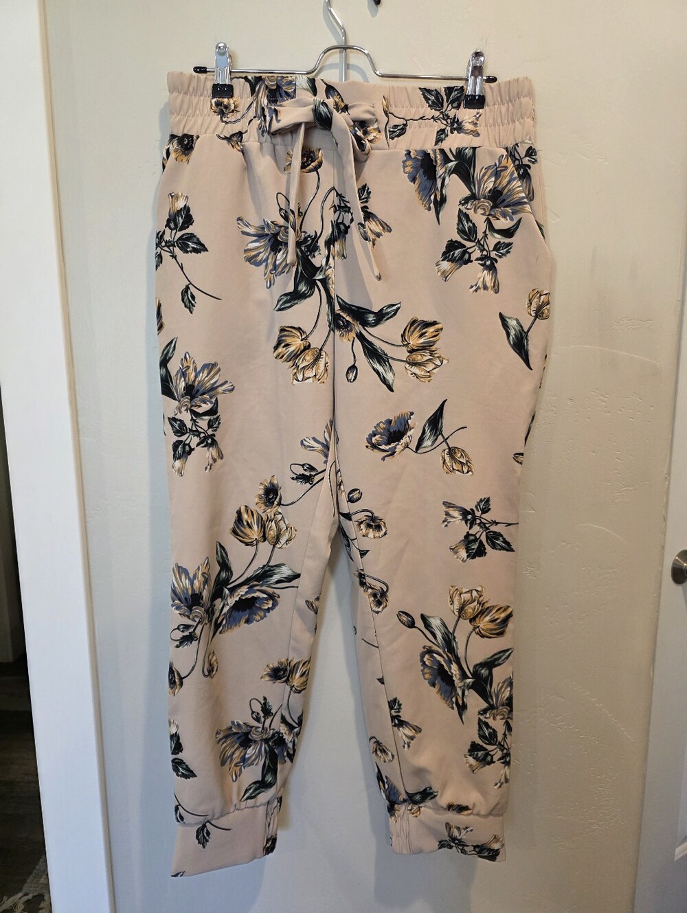 Chapter One Floral Drawstring Joggers Tan Blue M